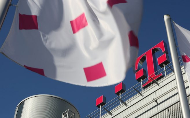Deutsche Telekom, Logo, Flaggen, Bonn